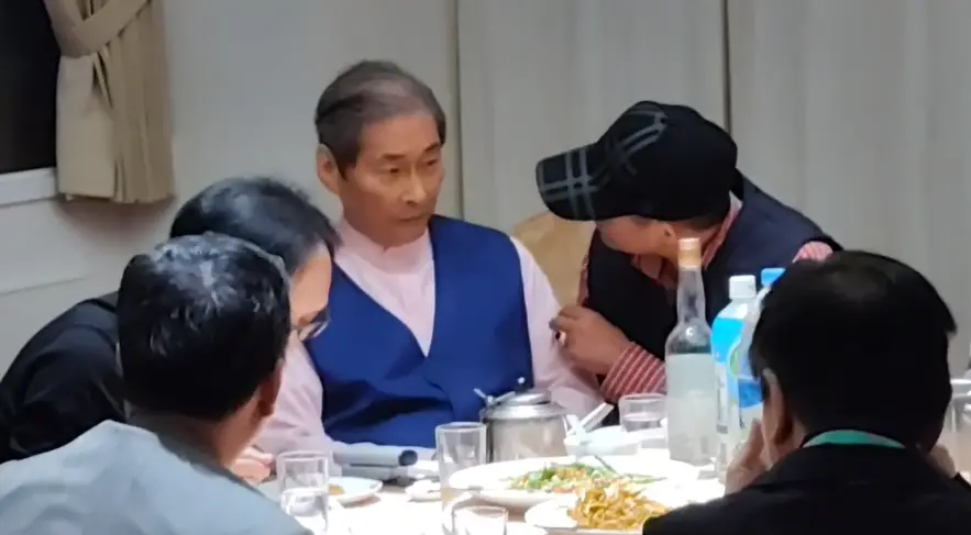 ▲韓國瑜領導下的立法院工作人員，到底是多怕張安樂和竹聯幫?（圖／讀者提供）