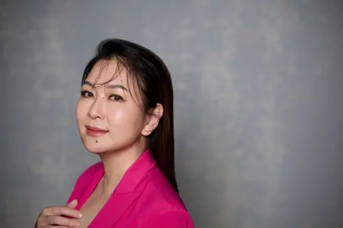 張秀卿驚吐與老公當床友 夫妻只能在夢中曬恩愛。(圖/豪記唱片) ▲張秀卿驚吐與老公當床友 夫妻只能在夢中曬恩愛。(圖/豪記唱片)