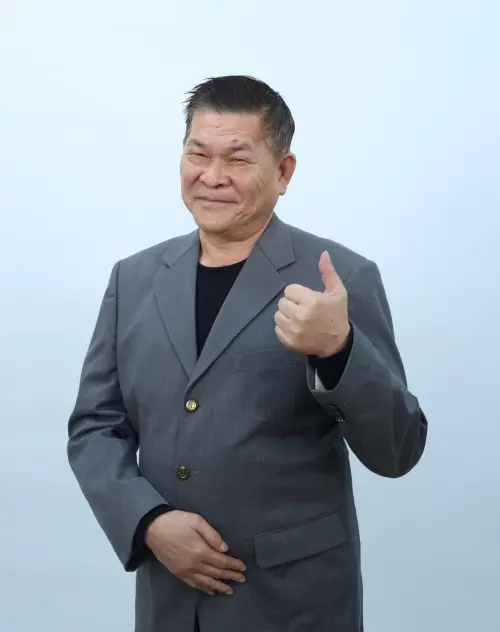 與徒弟澎恰恰因藍寶石再同台憶秀場傳承!自豪嚴師出高徒「罵就是喜歡他」。(圖/高雄流行音樂中心提供) ▲ 與徒弟澎恰恰因藍寶石再同台憶秀場傳承!自豪嚴師出高徒「罵就是喜歡他」。(圖/高雄流行音樂中心提供)