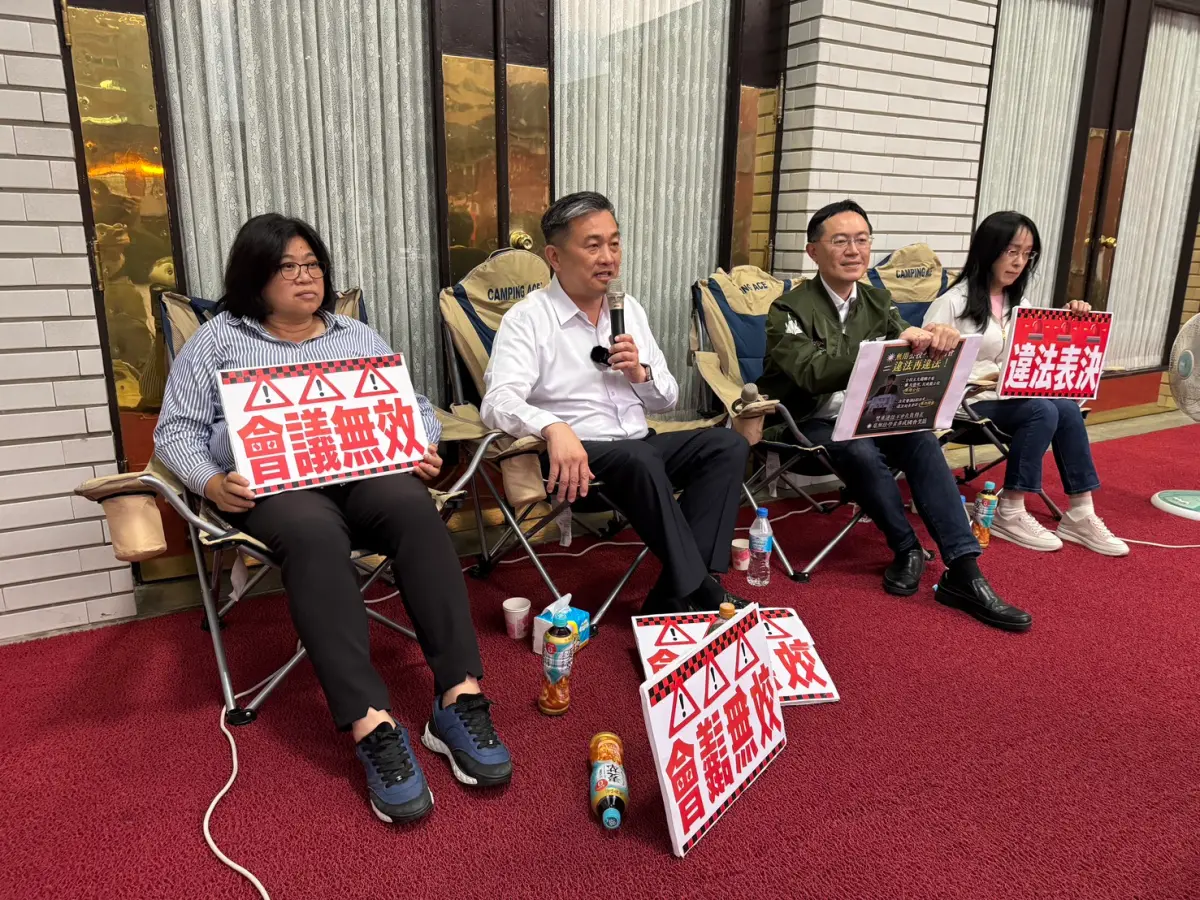 ▲民進黨立法院黨團今起開始在議場前排班，阻止週五院會確認議事錄。（圖／記者陳威叡攝，2025.03.26）
