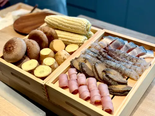 ▲「龍富天婦羅」8成以上使用台灣食材。（圖／記者蕭涵云攝）