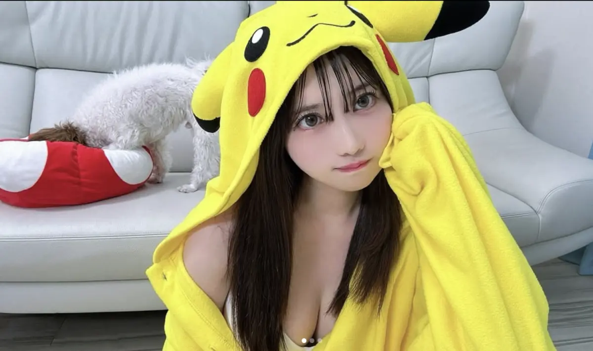 ▲日本網紅「水煮蛋」擁有著超強童顏以及火辣身材，將年齡視為祕密的她，近日生日直播中公開自己的實際年齡「32歲」，跟童顏長相完全相反的年紀嚇壞許多網友。（圖／yudetamasan IG）