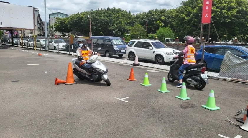 ▲臺北區監理所與新北市政府攜手合作，共同補助報名參加新北市境內普通重型機車駕訓班。（圖／公路局提供）
