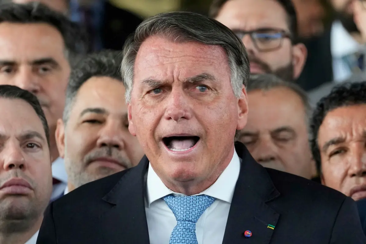 ▲巴西前總統波索納洛（Jair Bolsonaro）被指控密謀政變，正在接受審判之際，巴西最高法院大法官莫拉埃斯（Alexandre de Moraes）本週一下令對其實施居家軟禁。（圖／美聯社／達志影像）
