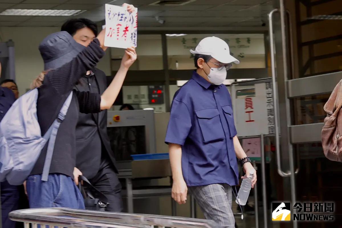 ▲藝人黃子佼昨天庭訊遇到抗議民眾。（圖／NOWnews攝影中心）