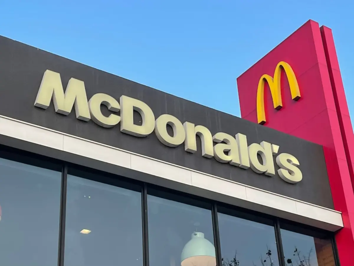 ▲台灣麥當勞與《MINECRAFT麥塊電影》聯名合作在網路上引起討論，也讓民眾回憶起2大回憶殺默默消失。（圖／記者陳雅雲攝）