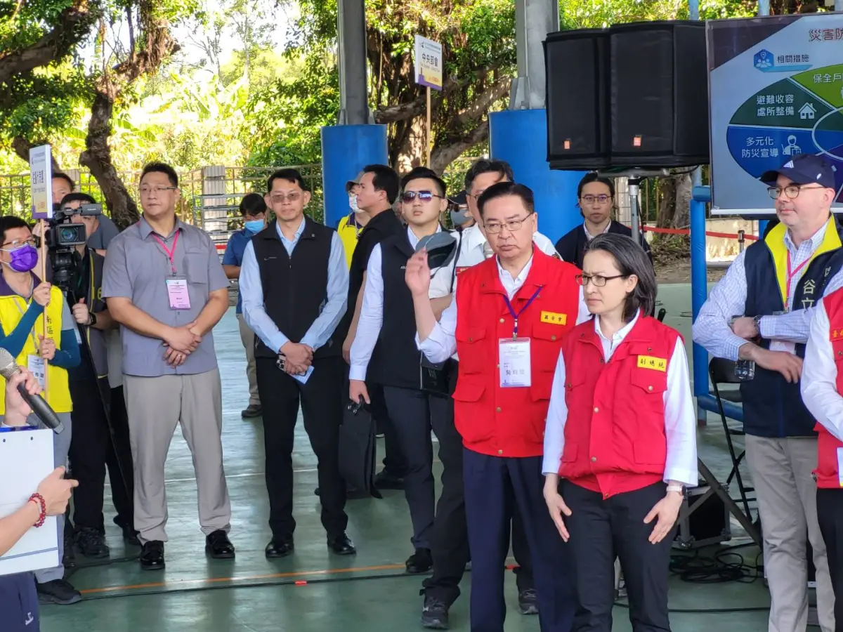 ▲蕭美琴前往南寧高中視察大規模疏散撤離。（圖／記者陳佩君攝，2025.03.27）