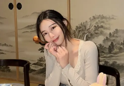 無名小站「最紅網美」是她！挖14年前舊照　2驚人變化根本換臉術
