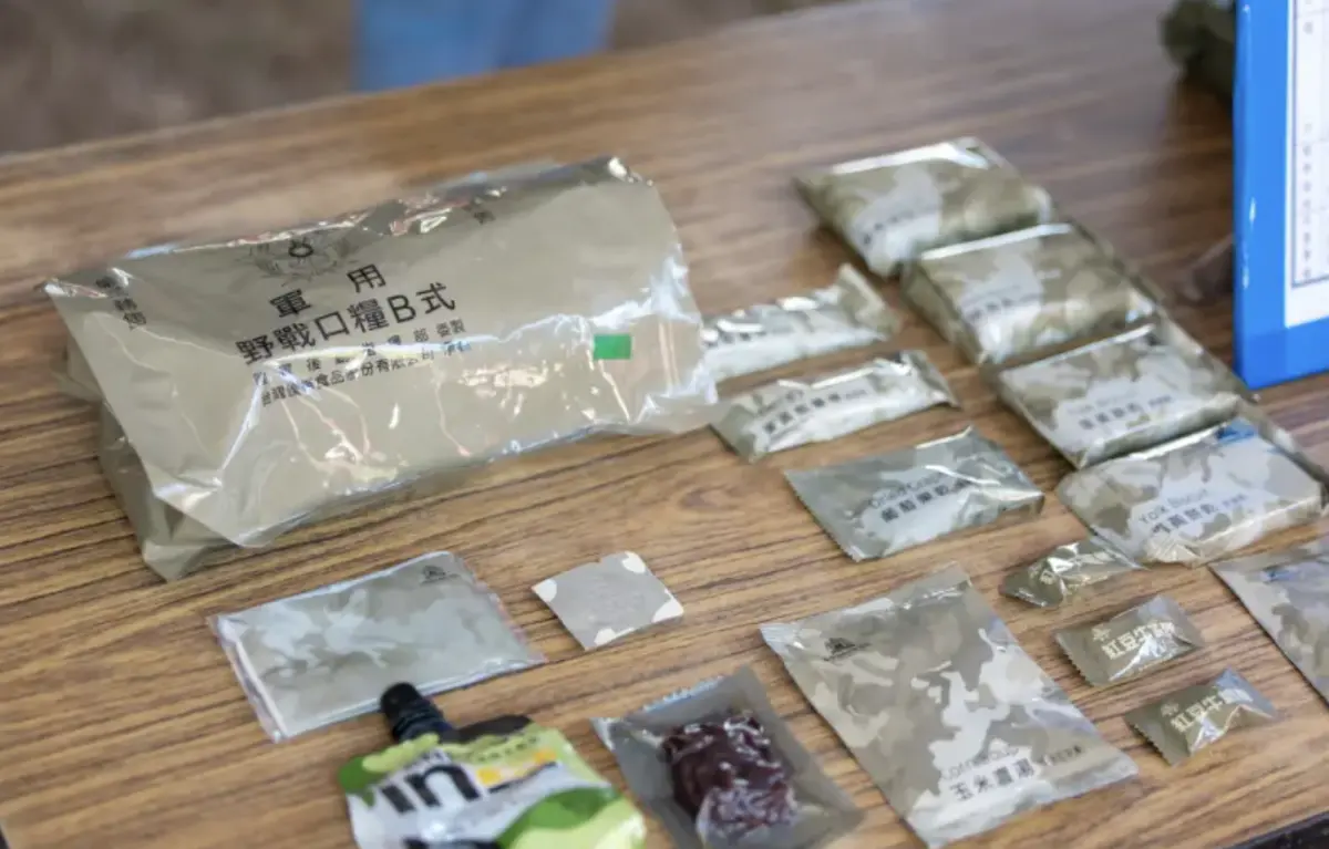 ▲軍用野戰口糧內容物引發熱議。（圖／總統府提供）