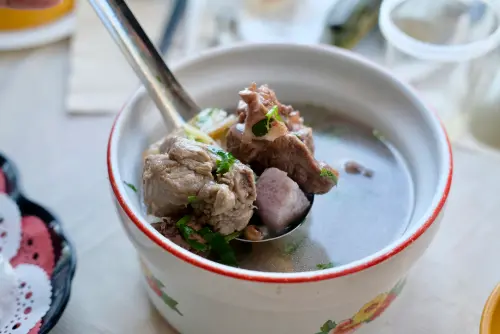 ▲Akame的10週年餐會之菜色，以魯凱族原住民特色料理為主。（圖／記者葉盛耀攝）