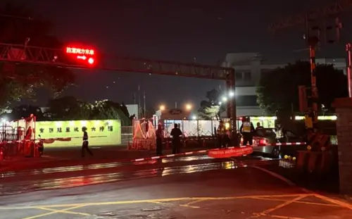 ▲有現場民眾目擊相關單位正在努力排除狀況中。（圖／翻攝內壢大小事）