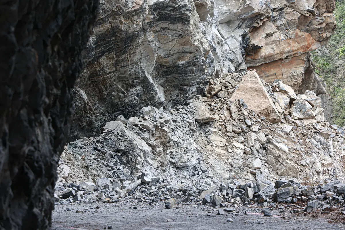▲太魯閣國家公園燕子口步道因2024年幾次颱風豪雨侵襲，崩塌情形更加嚴重。（圖／記者葉政勳攝）