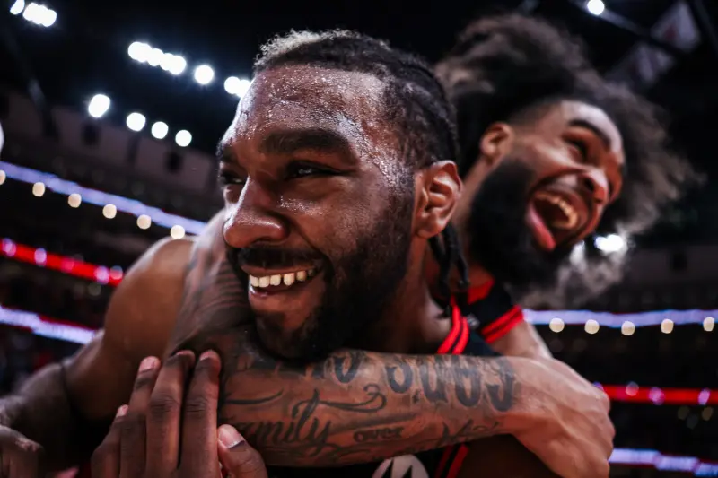 ▲洛杉磯湖人隊以117：119不敵芝加哥公牛隊，遭遇了一場令人難以置信的絕殺。比賽的最後12秒鐘，湖人還領先5分，但公牛在關鍵時刻連續命中三分球，包括Josh Giddy的後場壓哨驚天絕殺，完成了大逆轉。（圖／美聯社／達志影像）