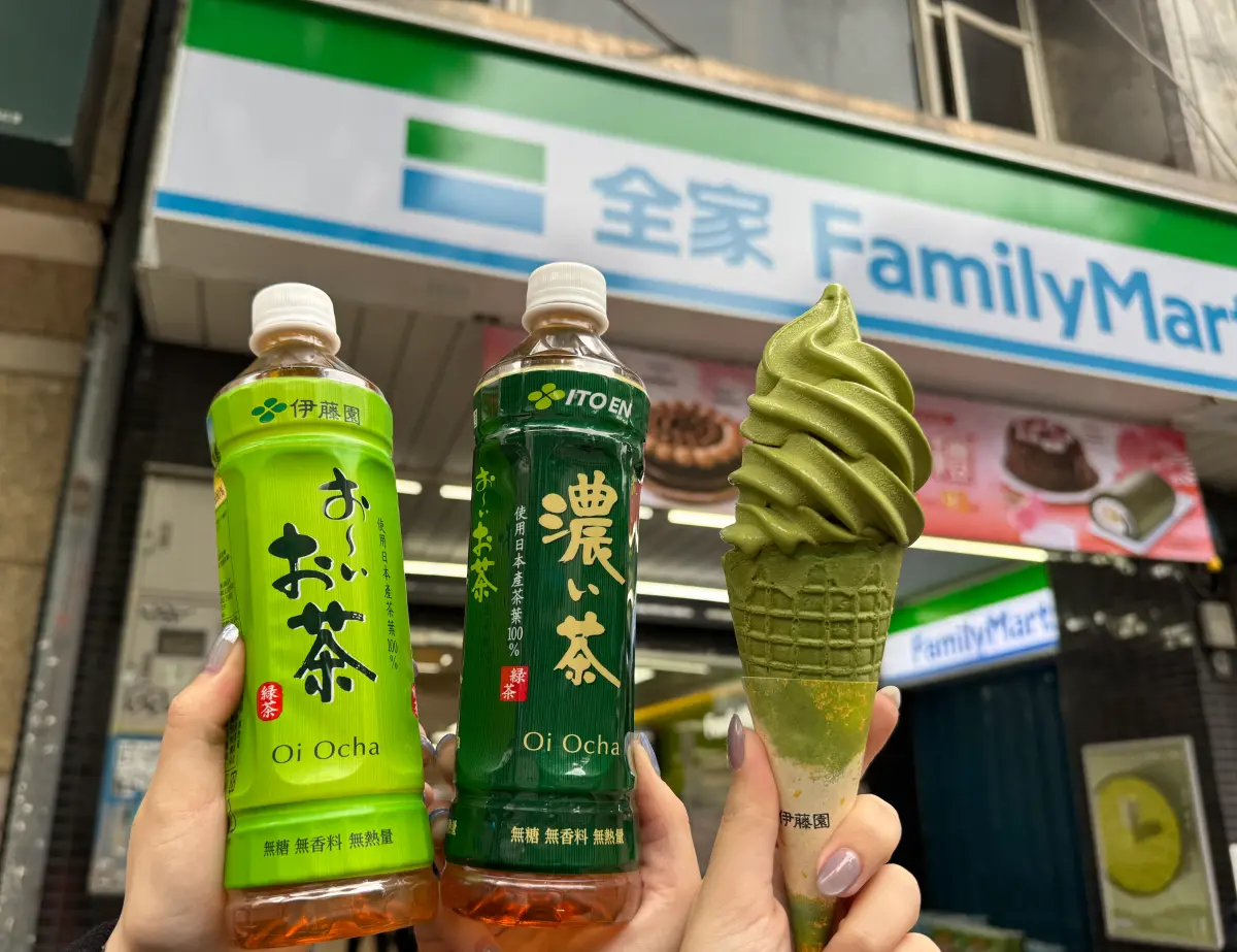 ▲全家霜淇淋新口味聯名日本第一茶品牌「伊藤園」，推出「伊藤園抹茶霜淇淋」。（圖／記者鍾怡婷攝）