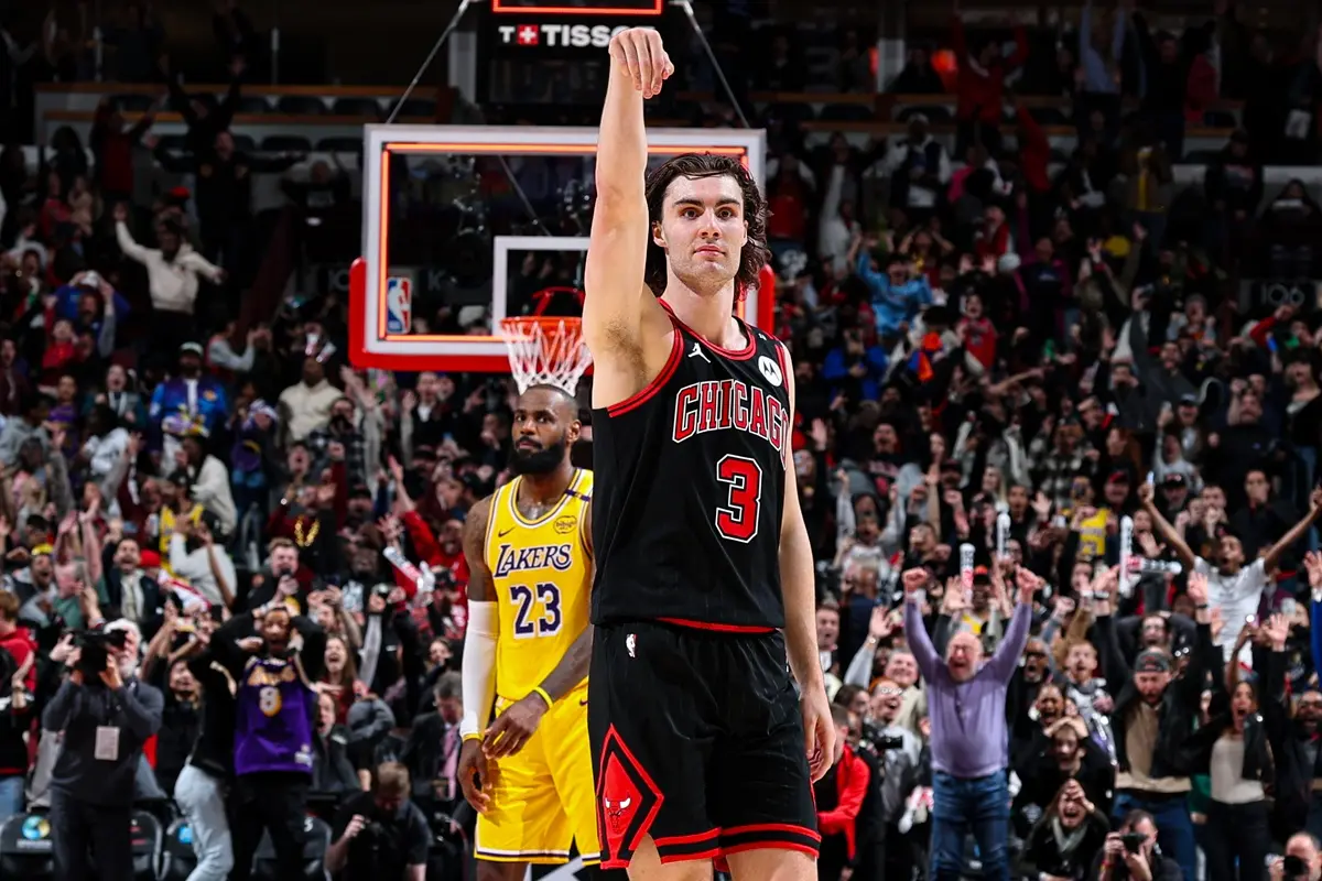 ▲NBA美國職籃（National Basketball Association）芝加哥公牛後衛Josh Giddey，在今年賽季繳出不錯的表現，根據報導目前正尋求一份年薪 3000 萬美元的合約，雖然他的成長潛力無庸置疑，但公牛隊對此報價仍持謹慎態度。（圖／美聯社／達志影像）