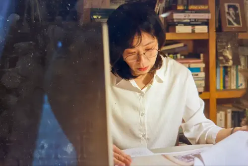 ▲廉惠蘭在結局中以出版社總編輯之姿再次出現。（圖／翻攝自Netflix）