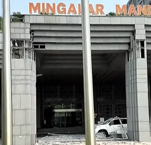 影／曼德勒飯店強震驚魂瞬間！賓客倉皇逃出大廳　狂叫「又來了」
