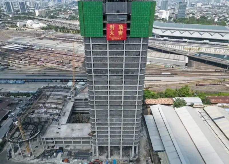 ▲泰國審計署新大樓去年4月才剛剛慶祝封頂完成。（圖／翻攝北京國復諮詢有限公司網站）