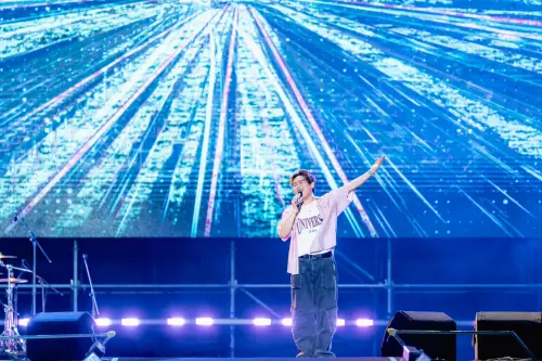 ▲理想混蛋主唱雞丁一連演出多首經典歌曲。（圖／寬寬整合行銷提供）