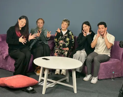 黃小琥竟不屑唱〈不只是朋友〉!驚吐在Pub駐唱見18禁畫面。(圖/大大娛樂提供) ▲黃小琥竟不屑唱〈不只是朋友〉!驚吐在Pub駐唱見18禁畫面。(圖/大大娛樂提供)