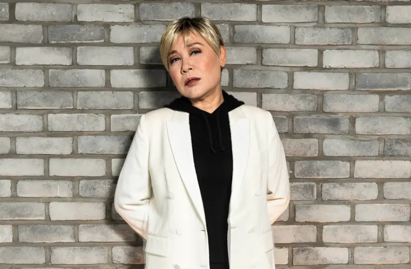 ▲黃小琥透露，自己曾不屑唱〈不只是朋友〉，但沒想到自己因此爆紅，另外她也分享在Pub駐唱經歷，自己曾唱一半驚見18禁畫面。（圖／大大娛樂提供）