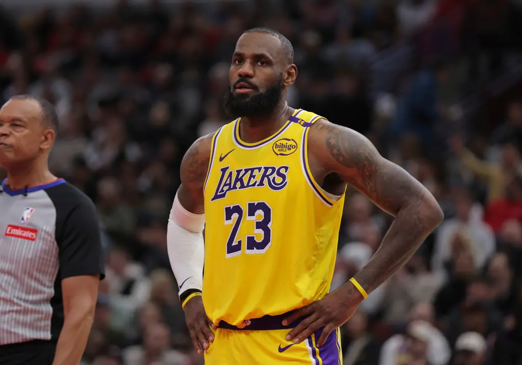 ▲洛杉磯湖人對曼菲斯灰熊，目前雙方戰績同為44勝29敗，沒有勝差，以目前的戰績來看，兩隊可能在首輪遭遇，因此這場比賽將是一場關鍵賽事，關係著後續排名和主場優勢。（圖／美聯社／達志影像）