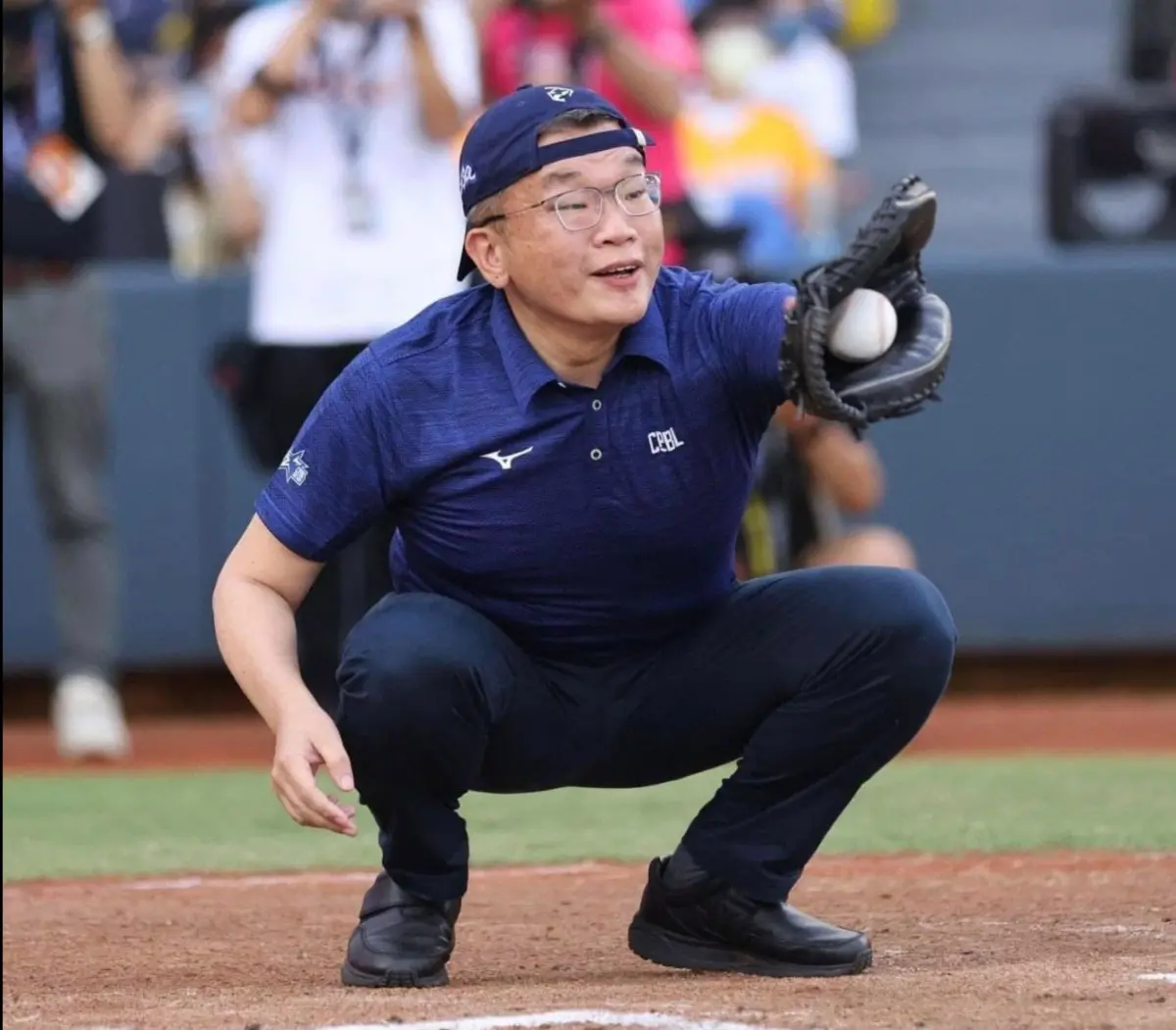 ▲蔡其昌表示，「你不能選擇投過來的球種，但你可以選擇怎麼揮棒」。（圖／蔡其昌臉書）