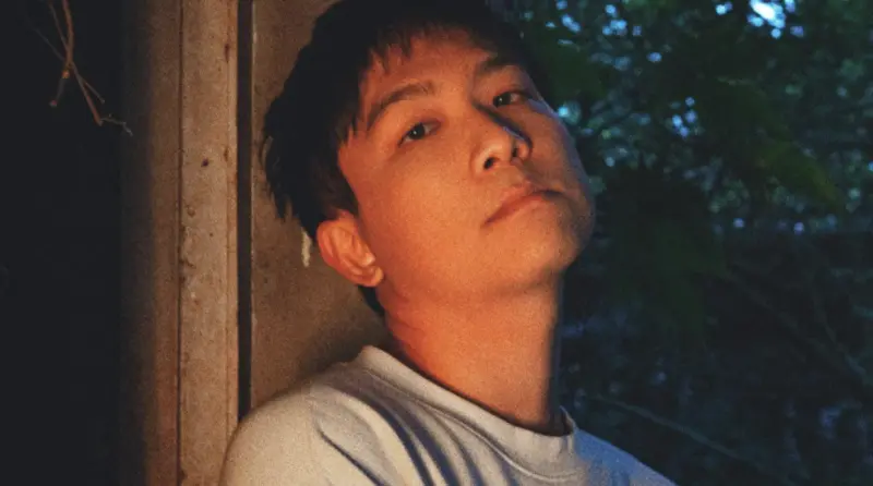 ▲喜劇演員權樂（如圖）32歲的人生畫上句點，令各界不捨，今（29）日其告別式在台北市懷愛館（二殯）舉辦，同業知己博恩、呱吉痛心到場送別，凱莉則哭腫雙眼頻頻拭淚，場面哀戚沉重。（圖／摘自權樂臉書）
