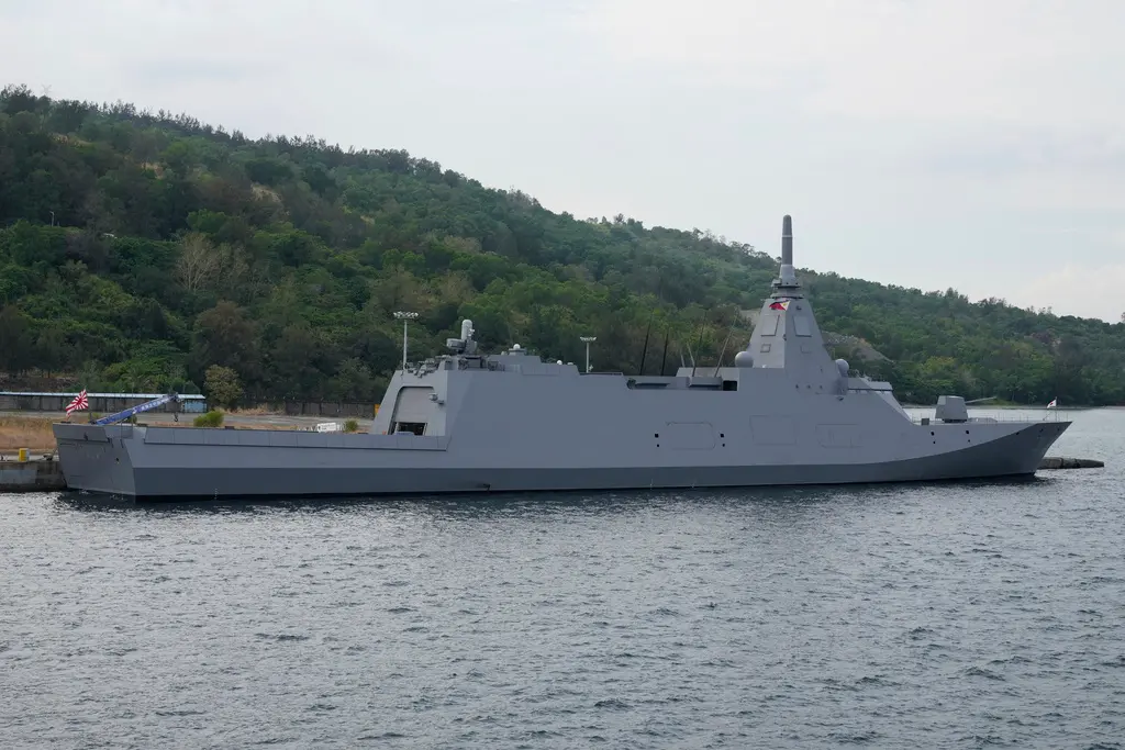 ▲日本海上自衛隊的最上級護衛艦「能代號」（FFM-3）訪問菲律賓蘇比克灣基地。（圖／美聯社／達志影像）