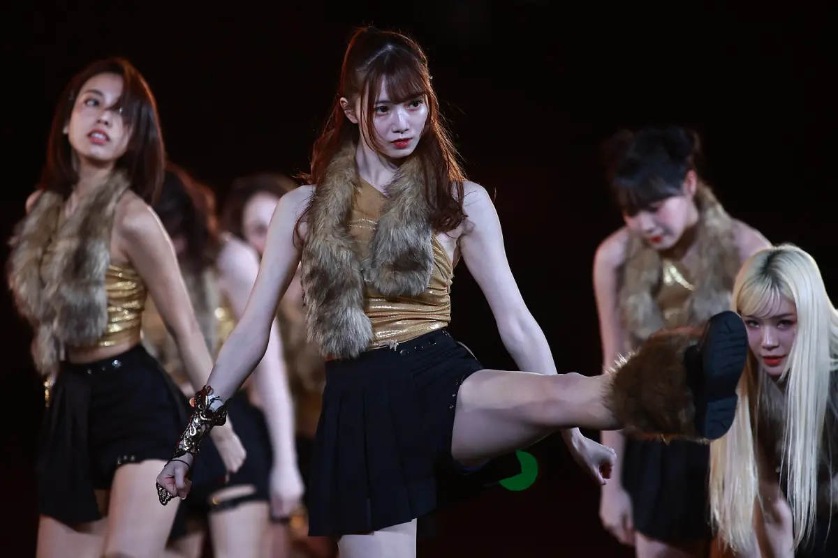 ▲中信兄弟啦啦隊Passion Sisters日籍成員菊池桃子首度在台灣球迷面前上演招牌「一字馬」，引發全場觀眾驚呼。談到最喜歡的應援曲，桃子直言是離隊球員陳子豪的「炸裂曲」。（圖／記者葉政勳攝）