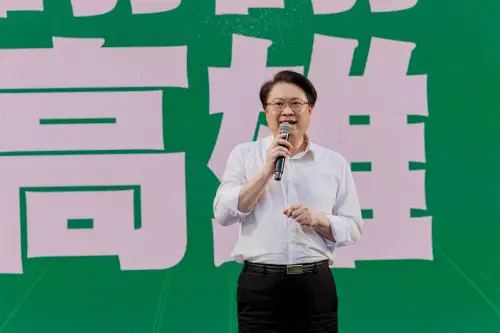 ▲民進黨秘書長林右昌呼籲，下周清明連假在返鄉時，不忘參與連署，讓罷免連署不放假，全民簽起來。(圖／民進黨高雄市黨部提供)