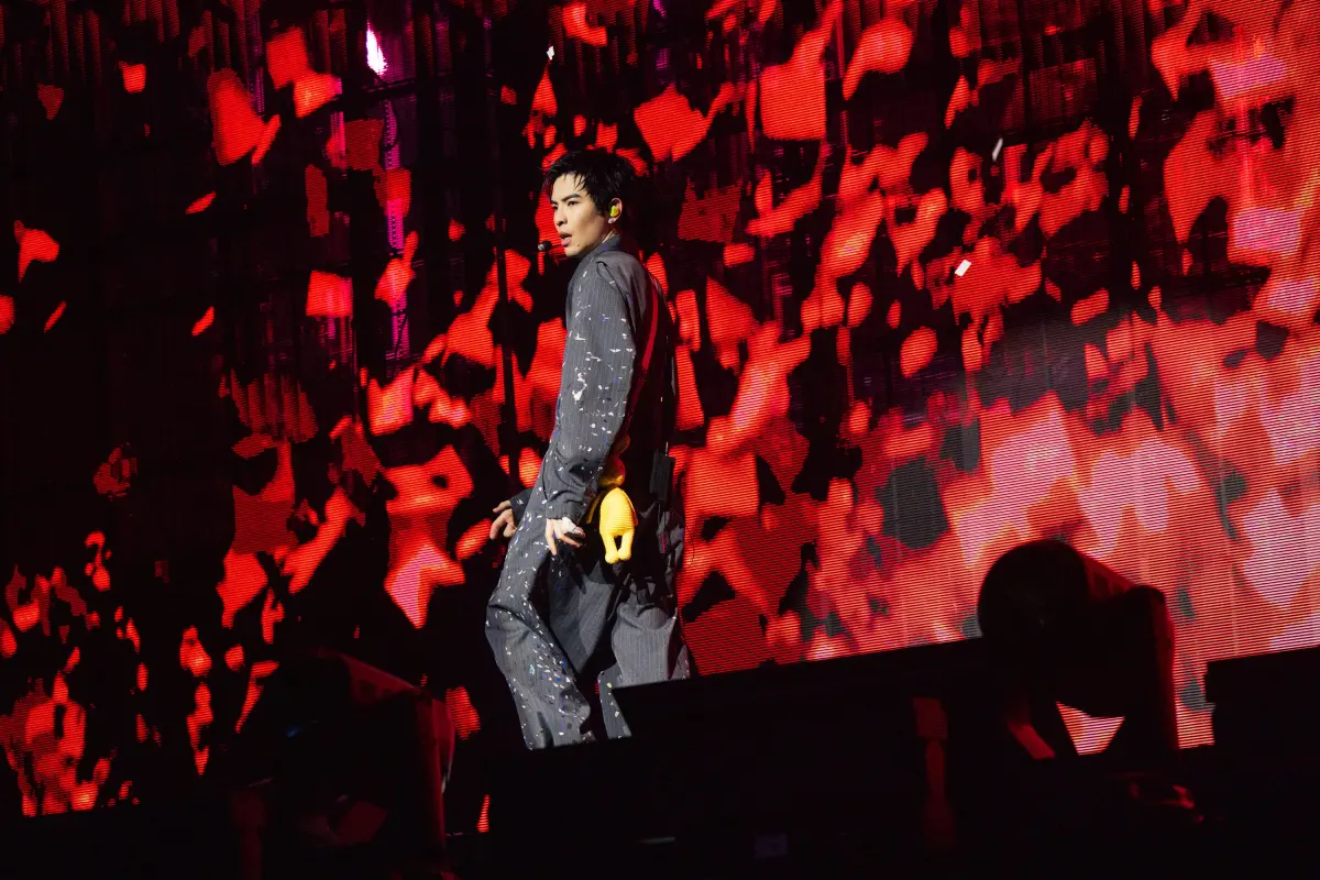 ▲蕭敬騰昨晚在澳門開唱，台上又放閃Summer喊老婆，被粉絲要求脫衣，他還喊說：「我已經結婚了。」（圖／寬魚國際Ｘ華納音樂提供）