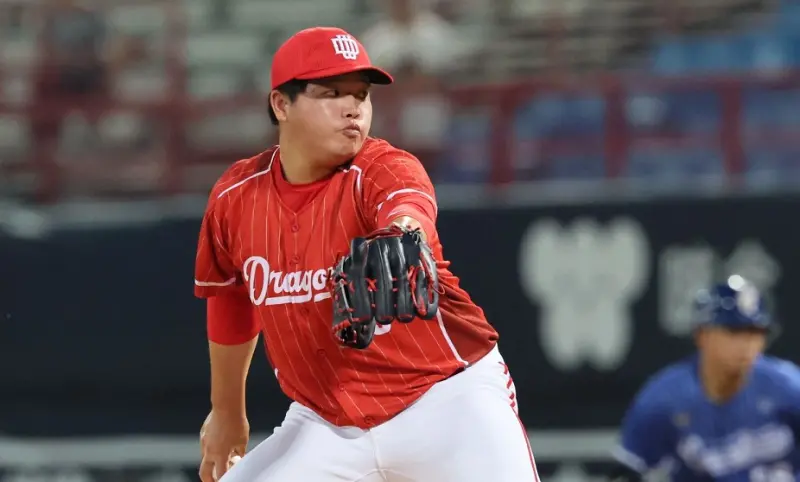 ▲陳志杰上周熱身賽投出復活表現，葉君璋直言他看起來就是條件很好的投手，希望他下一階段可以往投完兩局邁進，並針對他的體重給予建議。（圖／味全龍提供）