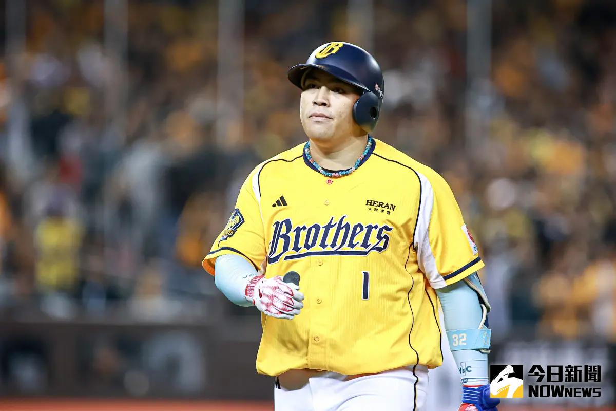 ▲中信兄弟外野手曾頌恩本季在大巨蛋維持基色成績打擊率破4成，續當巨蛋王，而中信兄弟整個8月有14場大巨蛋比賽，曾頌恩有望靠著這波主場加持突破本季低潮。（圖／記者葉政勳攝 , 資料照）