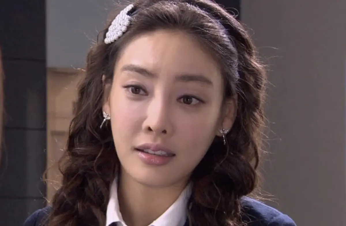 ▲張紫妍輕生暴露出南韓演藝圈的黑暗真相，和她事件發生在同一年的「臨演被集體性侵」的事件，近來又有新的發展，傳出受害者的媽媽被加害者求償，最高法院已通過判決，讓韓國網友極為不滿。（圖／摘自IMDb）