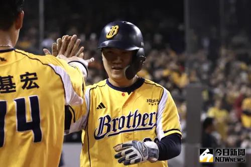 中職／江坤宇猛打賞回報平野惠一「拯救說」！透露滿壘與莎菈對話
