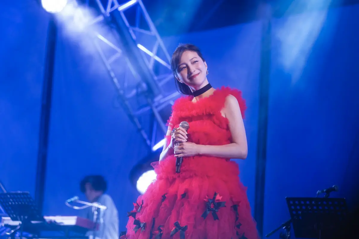 ▲日本女星廣末涼子3月底才剛來台參加大港開唱，沒想到今天又傳出她傷害護理師遭逮捕，日前她婚內出軌黑料也被翻出，更曾因此登上不倫女厭惡榜首。（圖／出日音樂提供）