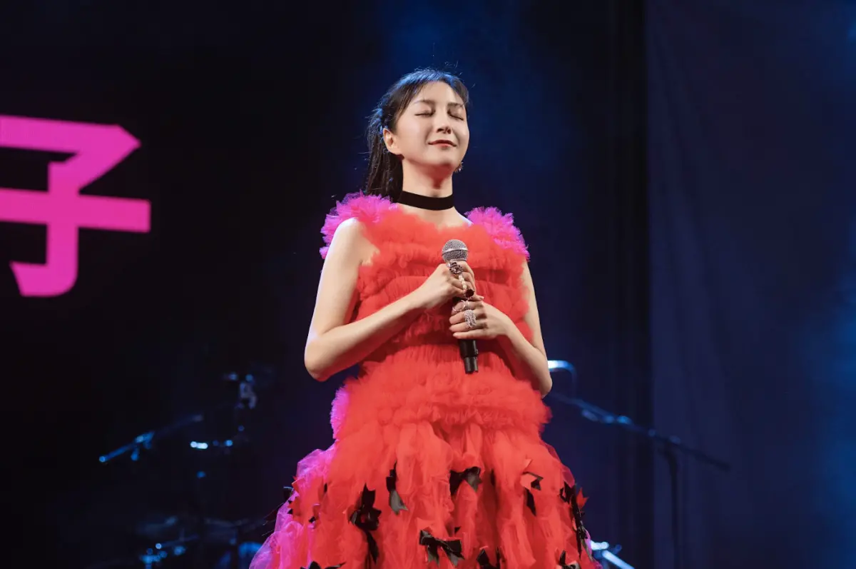 ▲日本女星廣末涼子（如圖）驚爆發生車禍並傷害醫院護理師，警方依現行犯逮捕歸案，如今網上流出疑似車禍現場照，場面狼藉一片，若該消息證實，難以想像廣末涼子10天前才登上大港開唱，狀態及神色滿點，迷倒台下粉絲。（圖／出日音樂提供）