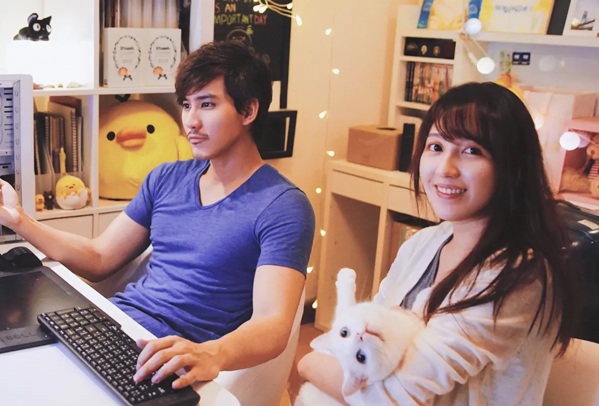 ▲織織（右）在社群平台上吐露，和賴賴（左）的感情是有毒關係，交往16年人財兩失。（圖／翻攝自賴賴&織織臉書粉專）