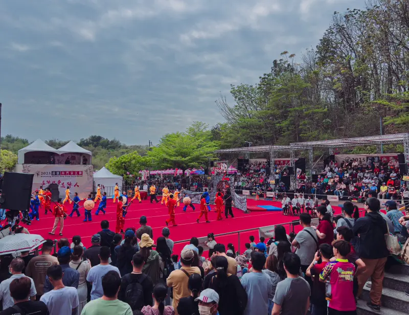 ▲2025全國創意宋江陣頭大賽3月29、30日連續兩天在內門順賢宮舉行精采刺激的初賽，二天的初賽吸引全台各地遊客前來觀賽。(圖／高市府提供)