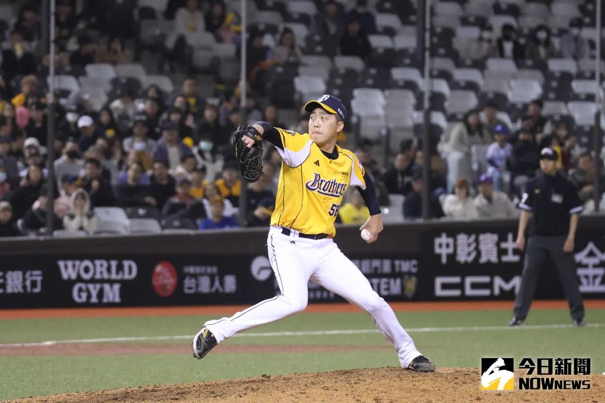 ▲中信兄弟呂彥青僅投0.1局就退場，狀況持續低迷。（圖／記者朱永強攝）