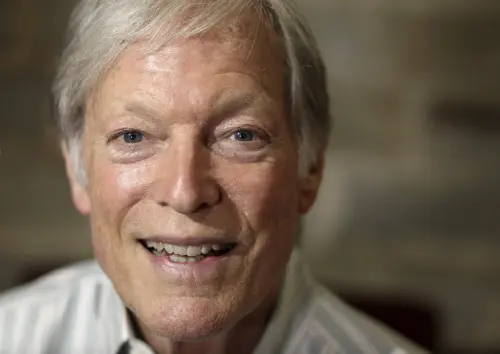 ▲李察張伯倫在晚年長住的夏威夷去世，他生前曾是美國極為知名的重量級大牌紅星，尤其有「迷你影集之王」的美譽。（圖／美聯社／達志影像）