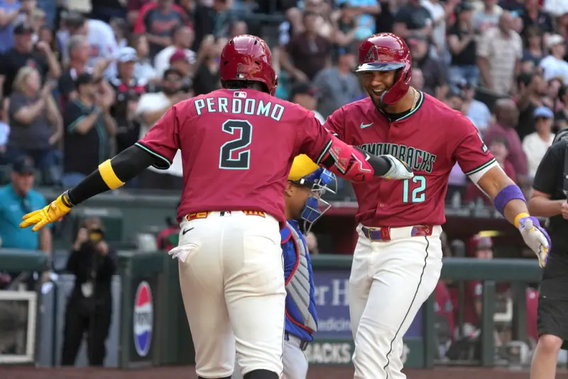 ▲今芝加哥小熊對上亞利桑那響尾蛇第四場系列賽，小熊牛棚失守，八局下響尾蛇單局猛攻8分逆轉勝。（圖／美聯社／達志影像）