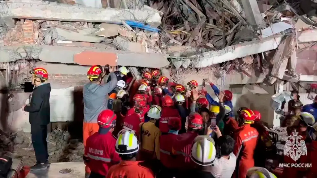 ▲緬甸規模7.7的世紀強震，死傷人數仍不斷攀升，地震震垮震央附近省份、城鎮的大多數建物。（圖／美聯社／達志影像）