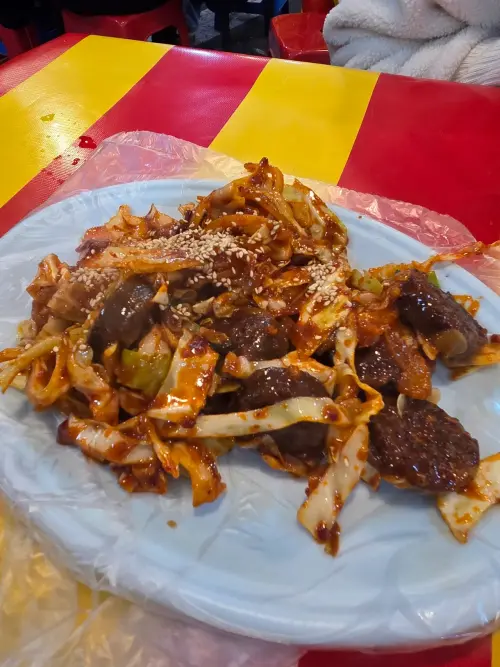 ▲網友在社群平台上抱怨濟州島食物價格離譜。（圖／翻攝自Threads）