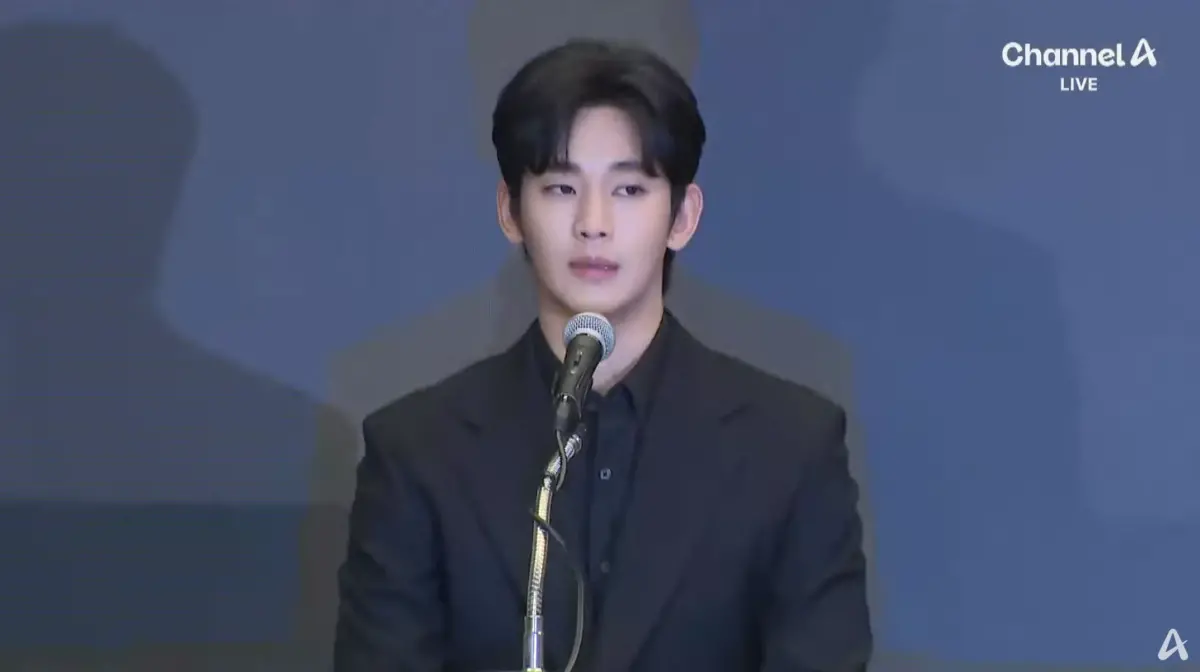 ▲金秀賢今（31）日召開記者會露面，在短短40分鐘內鞠躬5次，更在講聲明時一度哭到說不出話，只是一直說：「對不起。」（圖／채널A News YouTube）