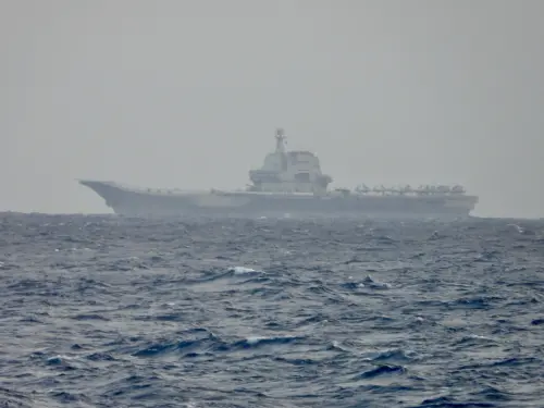 ▲國防部公布海軍田單軍艦監控共軍「山東號」航艦照片。（圖／國防部提供）