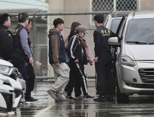 快訊／小微真的走了！移民署專車送小微前往桃機

