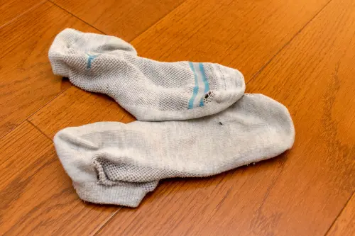 ▲洗襪子要翻正面還反面？相信這道問題難倒不少人，而台灣除臭襪子品牌WARX過去就曾曝光正解。（圖／取自photoAC）