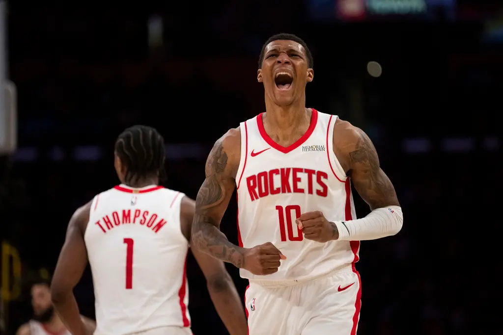 ▲休士頓火箭今（1）日在客場迎戰洛杉磯湖人的比賽，火箭隊排出一個平均身高接近207公分的超大陣容，以此壓制湖人防守，這也可能成為後續比賽或季後賽對手嘗試防守LeBron James和Luka Doncic帶領的紫金大軍的一個策略。（圖／美聯社／達志影像）